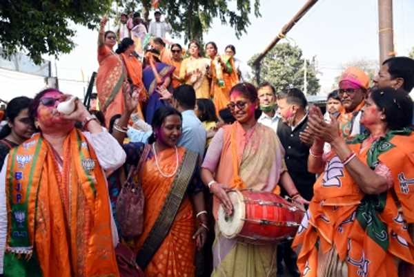 यूपी के लखीमपुर खीरी की सभी 8 सीटों पर आगे भाजपा